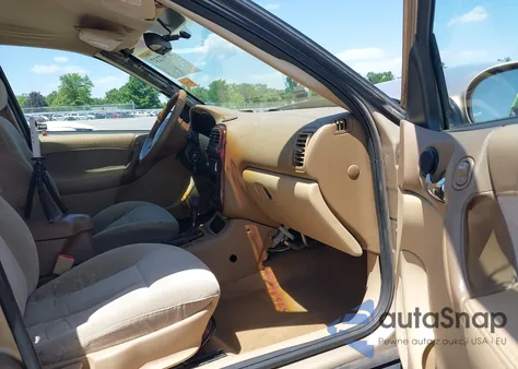 2002 Saturn L-Series L300 из США, поврежденный, VIN 1G8JW54R82Y565720